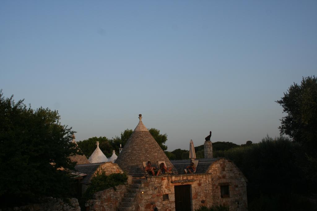 Aparthotel I Trulli Di Acquarossa Cisternino Exterior foto